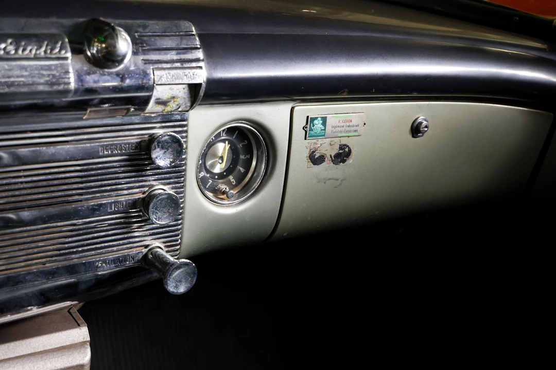 1951 Buick Roadmaster - Image 25 of 31
