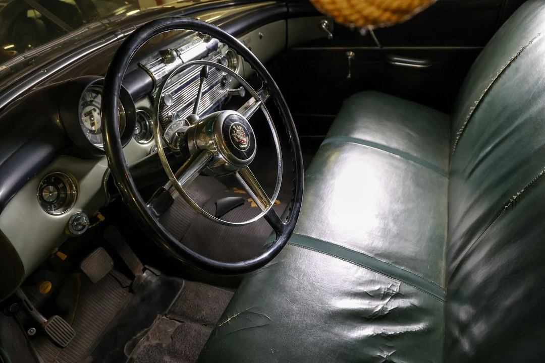 1951 Buick Roadmaster - Image 22 of 31