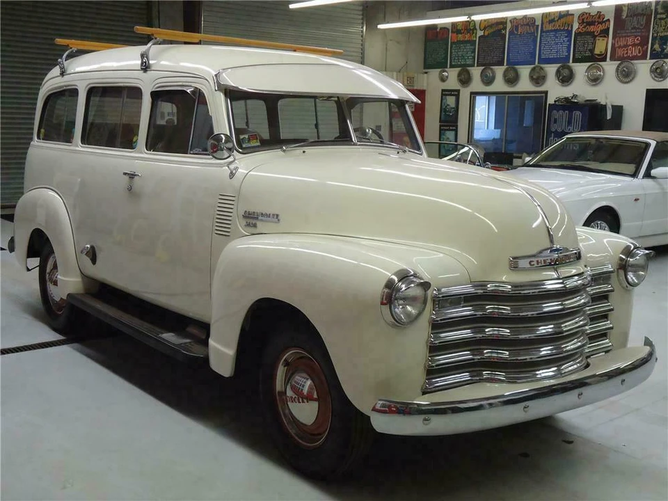 1951 Chevrolet Suburban 3rd Gen - Image 2 of 5