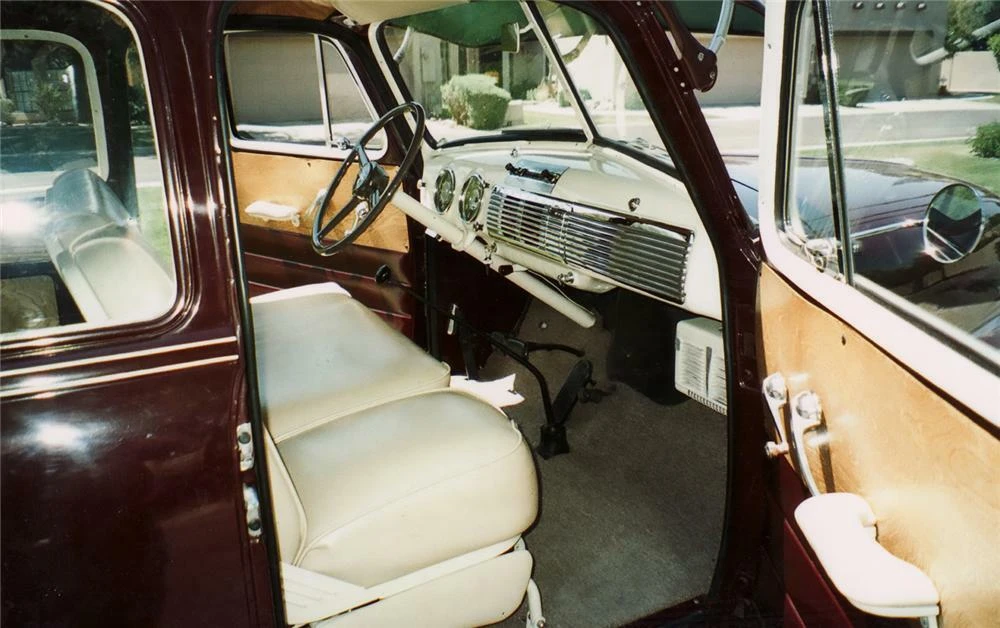 1951 Chevrolet Suburban 3rd Gen - Image 3 of 4