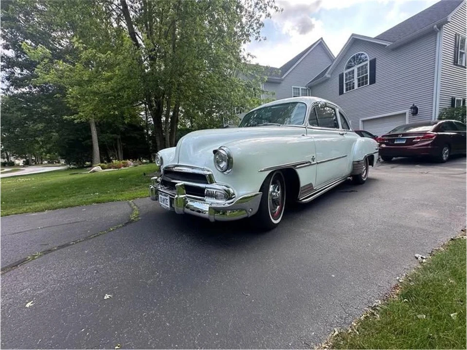 1951 Chevrolet Special & Deluxe & Fleetline - Image 2 of 12
