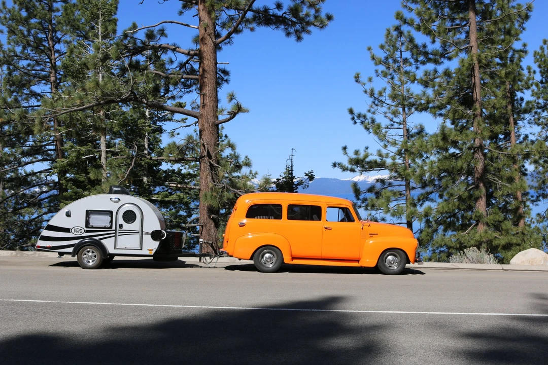 1951 Chevrolet Suburban 3rd Gen - Image 6 of 31