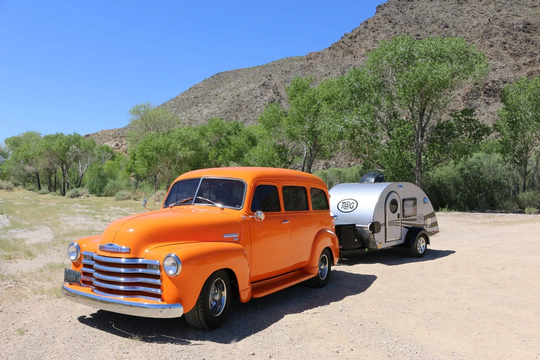 1951 Chevrolet Suburban 3rd Gen - Image 4 of 31
