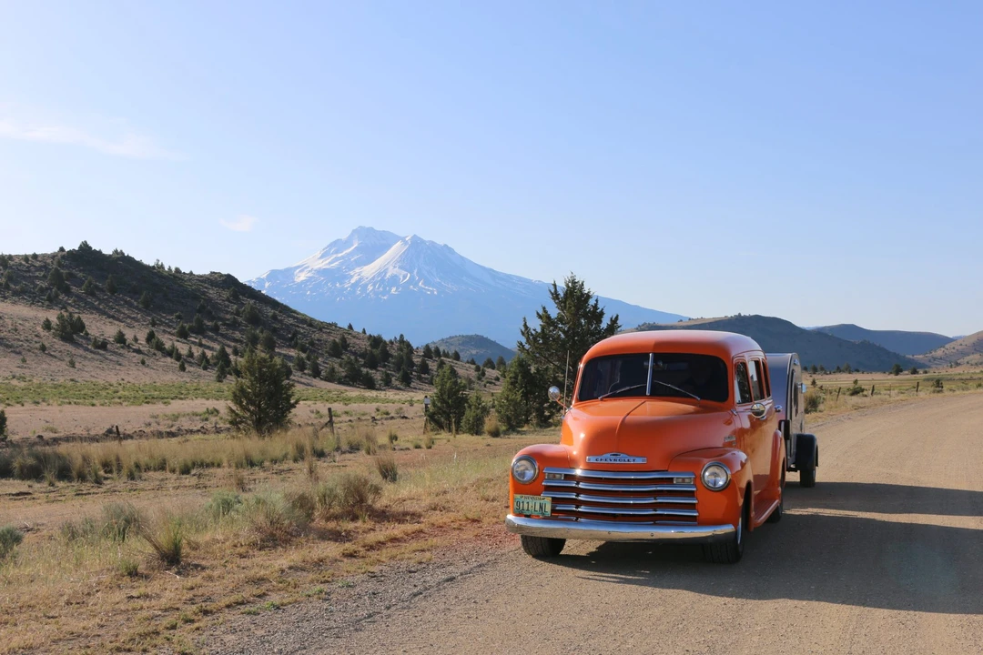 1951 Chevrolet Suburban 3rd Gen - Image 3 of 31