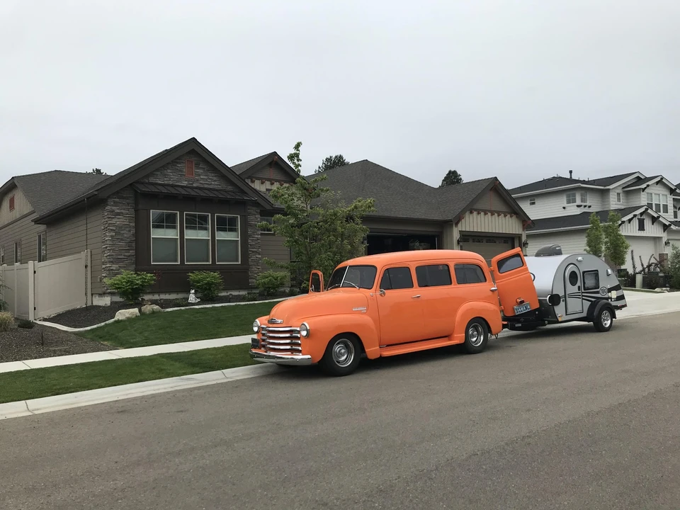 1951 Chevrolet Suburban 3rd Gen - Image 2 of 31
