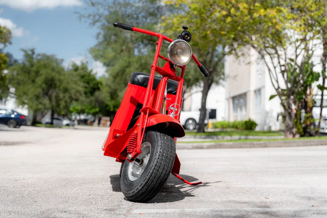 1951 Cushman - Image 2 of 31