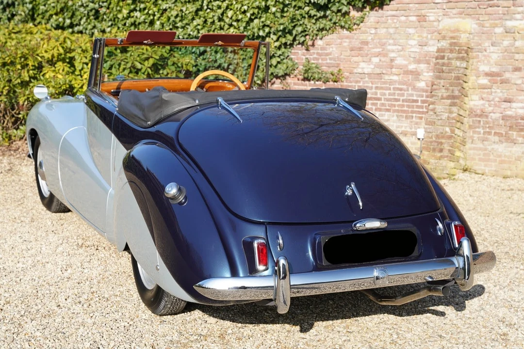 1951 Daimler - Image 8 of 30