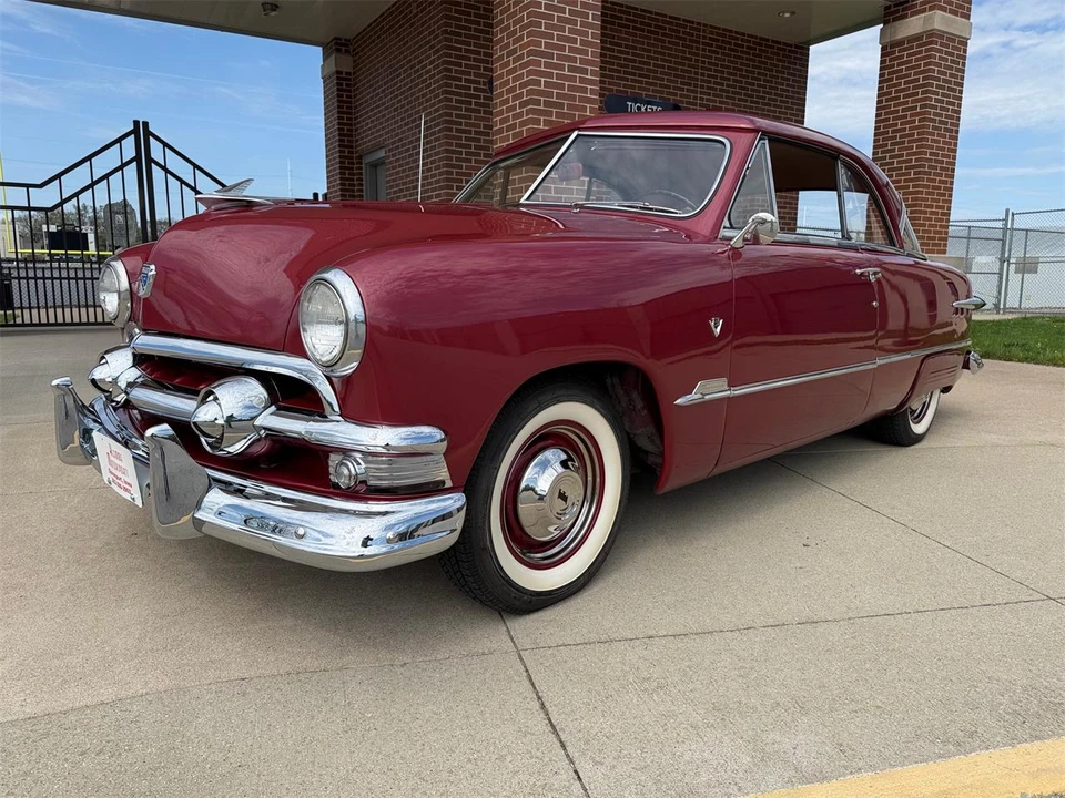 1951 Ford Crestline - Image 2 of 16