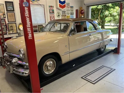 1951 Ford Victoria
