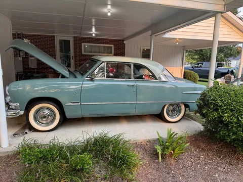 1951 Ford Victoria