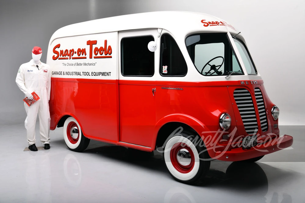 1951 International - Image 13 of 31