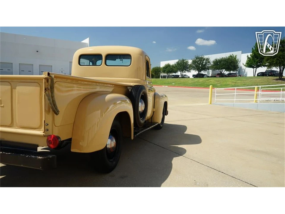 1951 International - Image 31 of 31