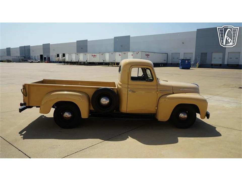 1951 International - Image 17 of 31