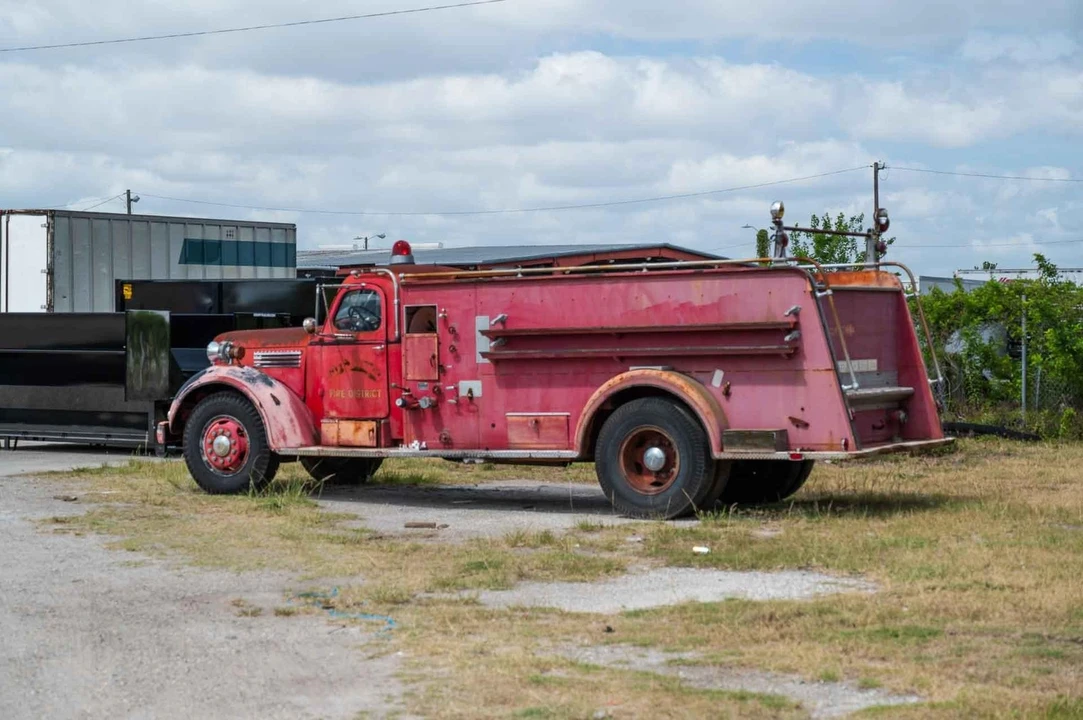 1951 International - Image 4 of 21