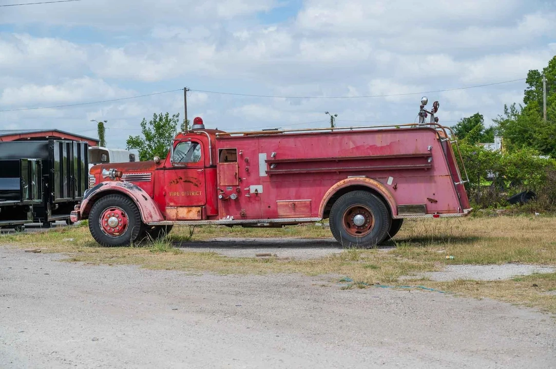 1951 International - Image 19 of 21