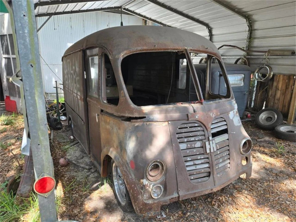 1951 International - Image 2 of 6