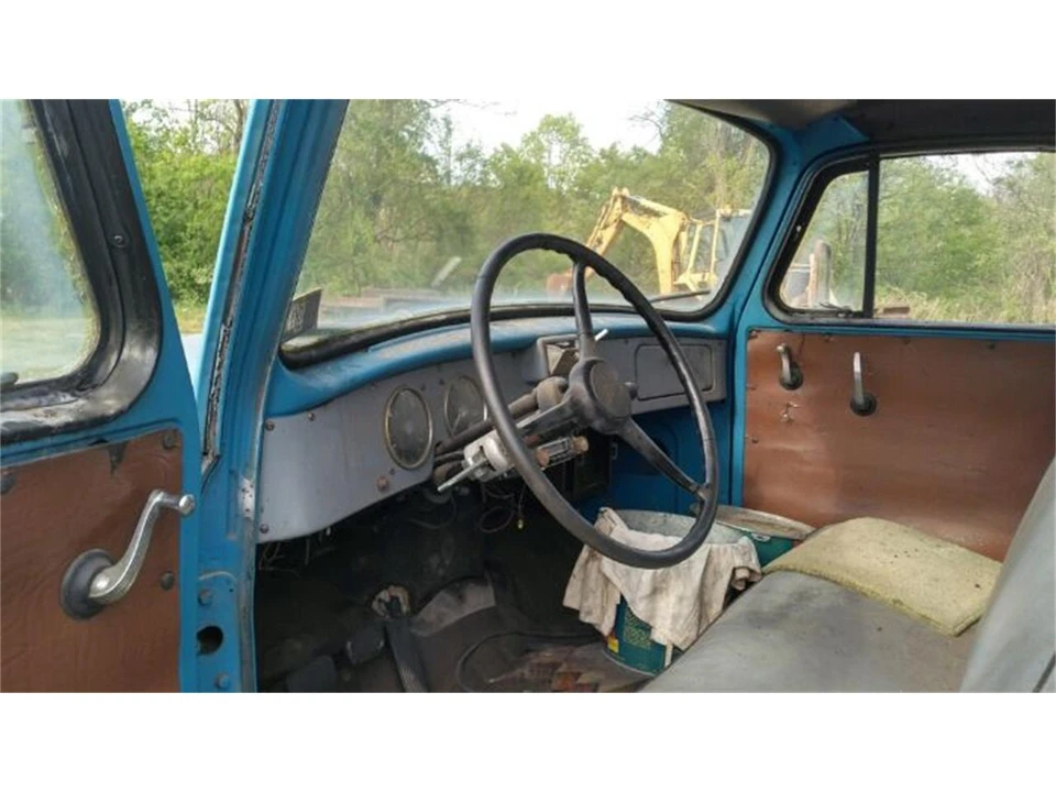 1951 International - Image 5 of 5