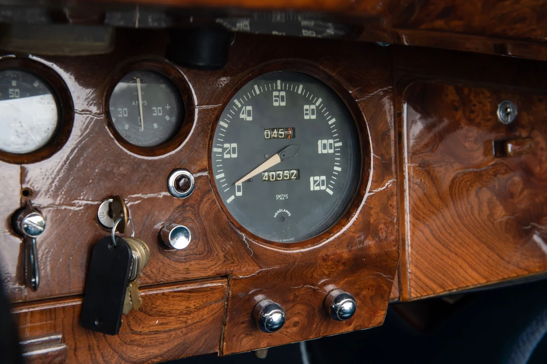 1951 Jaguar Mark V - Image 2 of 12