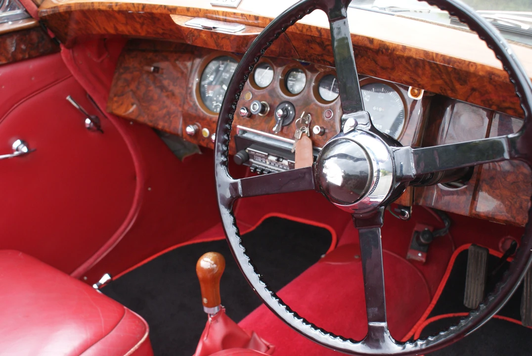 1951 Jaguar Mark V - Image 2 of 10