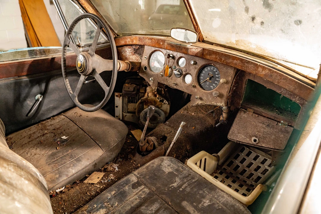 1951 Jaguar XK120 FHC Coupe - Image 15 of 31