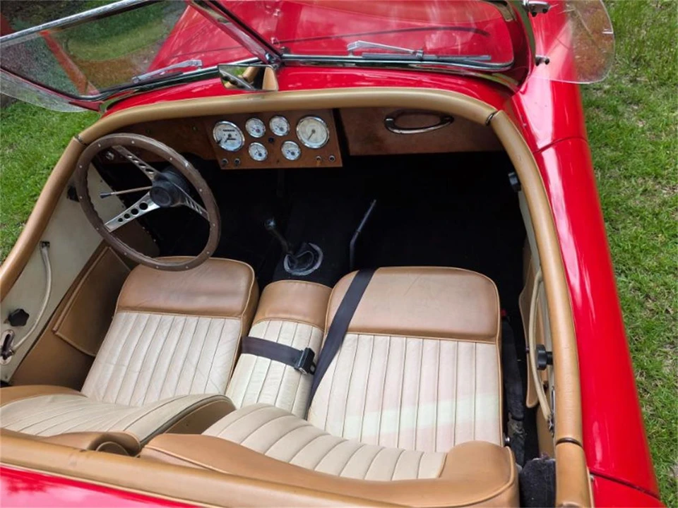 1951 Jaguar XK120 - Image 6 of 6