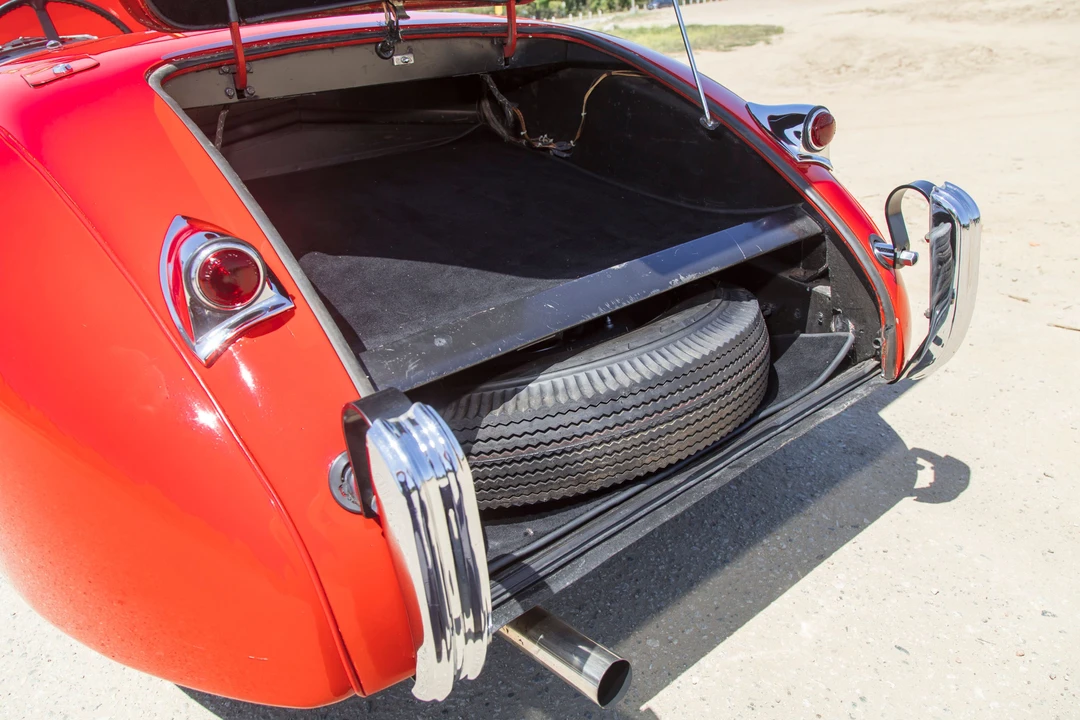 1951 Jaguar XK120 OTS Roadster - Image 10 of 31