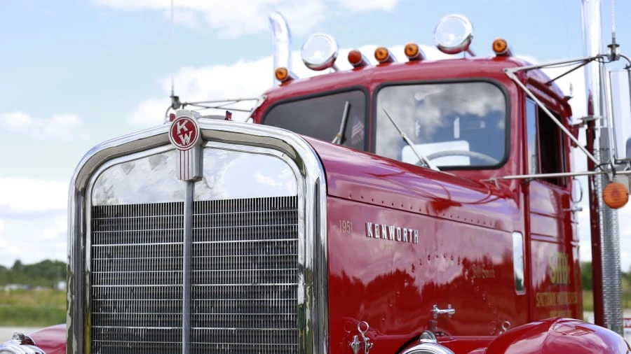 1951 Kenworth - Image 2 of 10