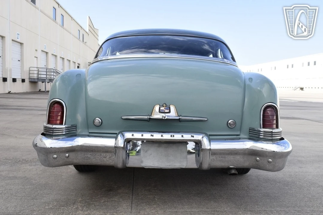 1951 Lincoln Cosmopolitan - Image 13 of 21