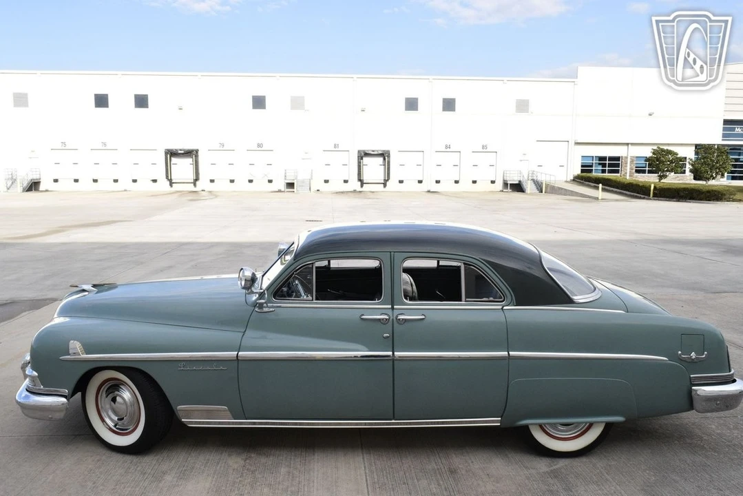 1951 Lincoln Cosmopolitan - Image 4 of 12