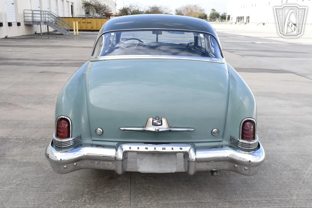 1951 Lincoln Cosmopolitan - Image 12 of 21