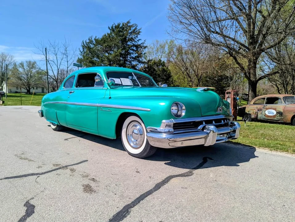 1951 Lincoln Cosmopolitan - Image 4 of 16