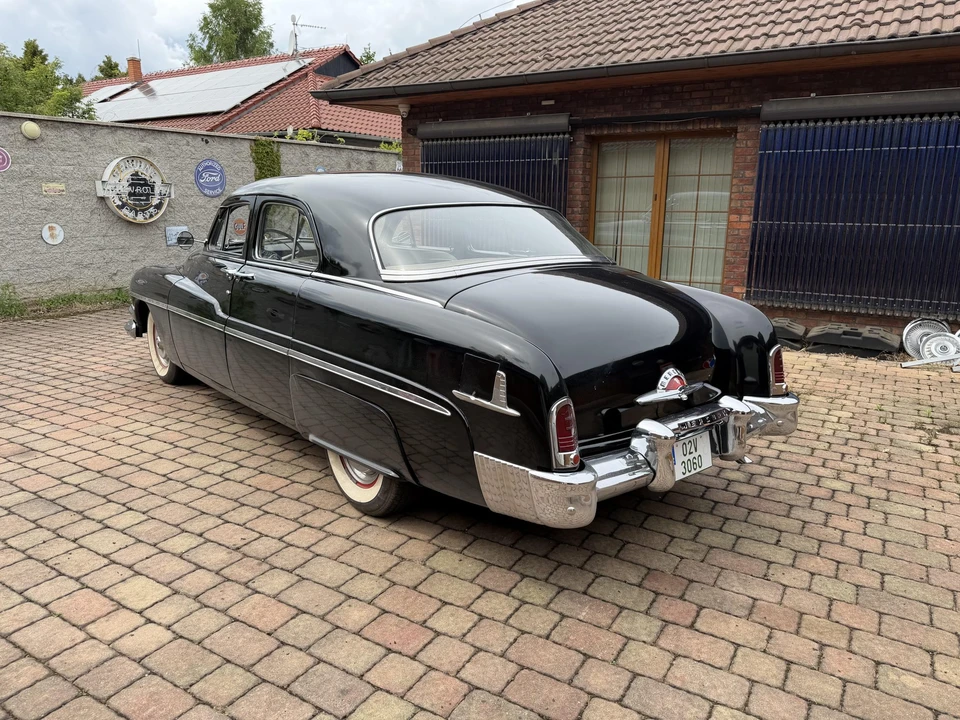1951 Mercury Eight - Image 6 of 31