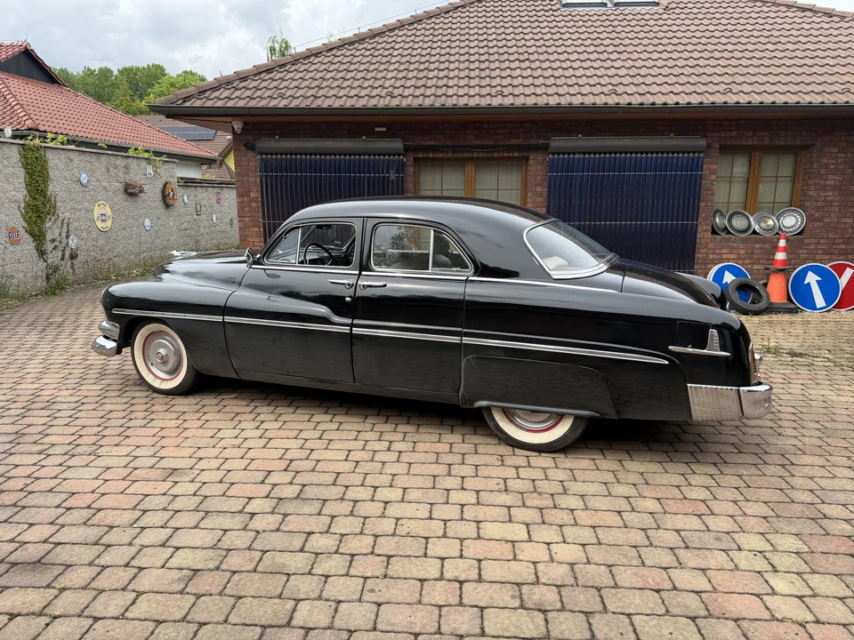 1951 Mercury Eight - Image 5 of 31