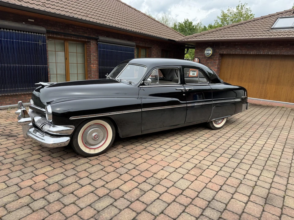 1951 Mercury Eight - Image 3 of 31
