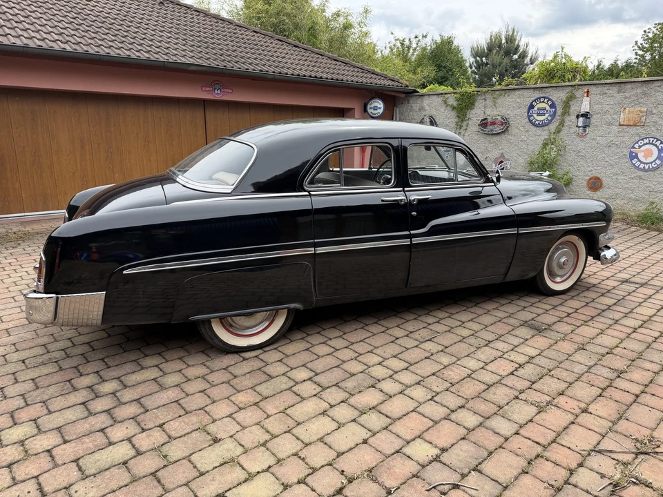 1951 Mercury Eight - Image 10 of 31