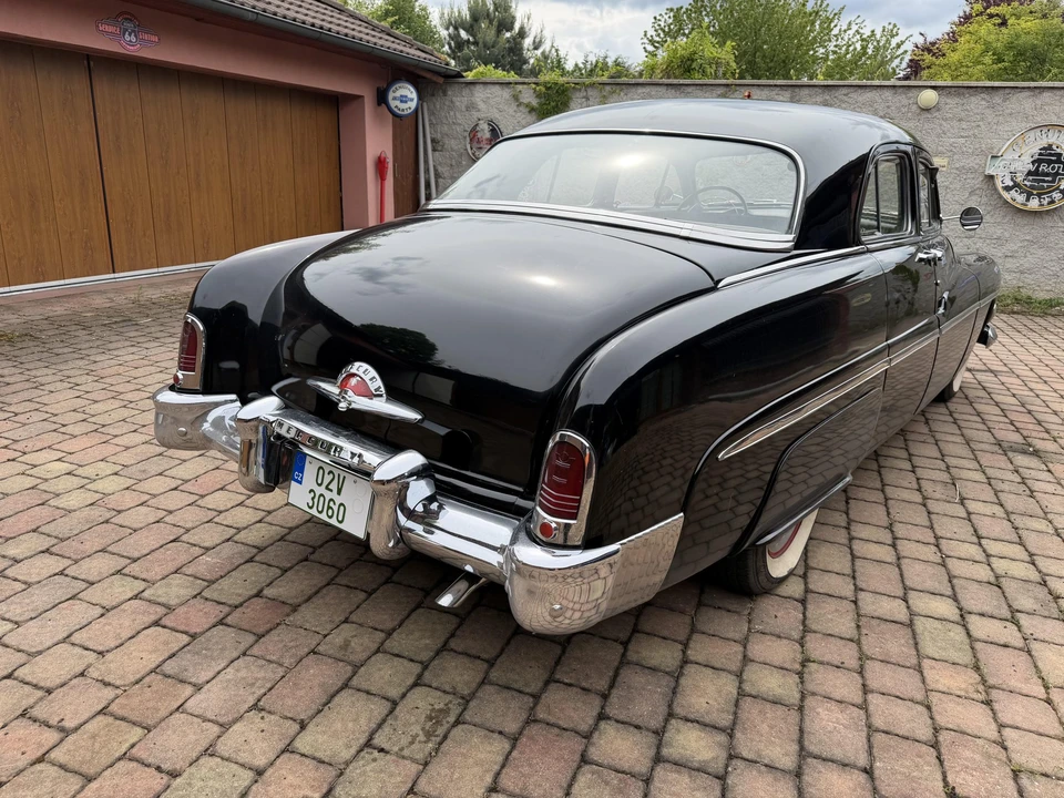 1951 Mercury Eight - Image 8 of 31