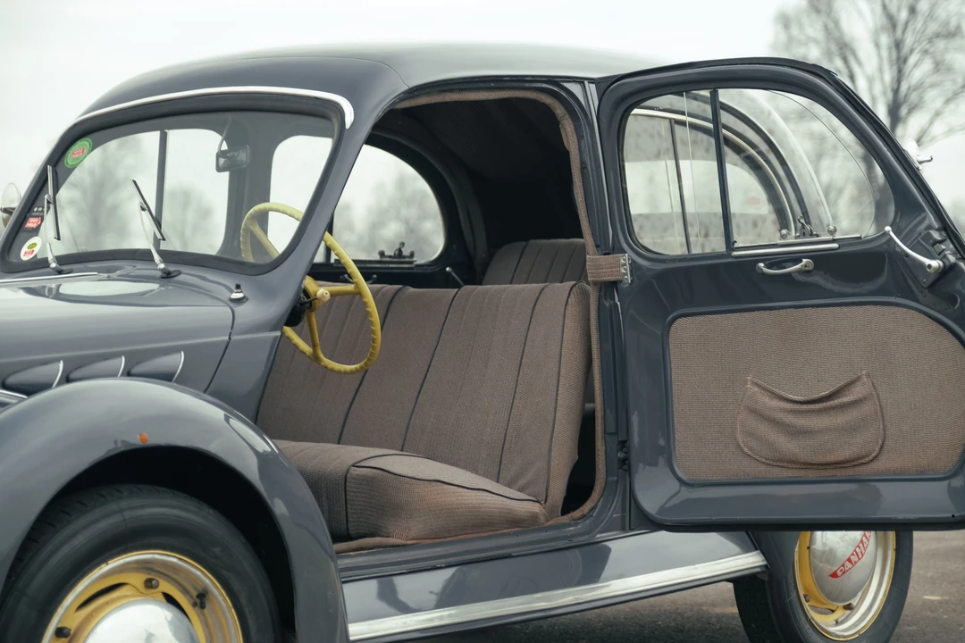1951 Panhard - Image 19 of 30