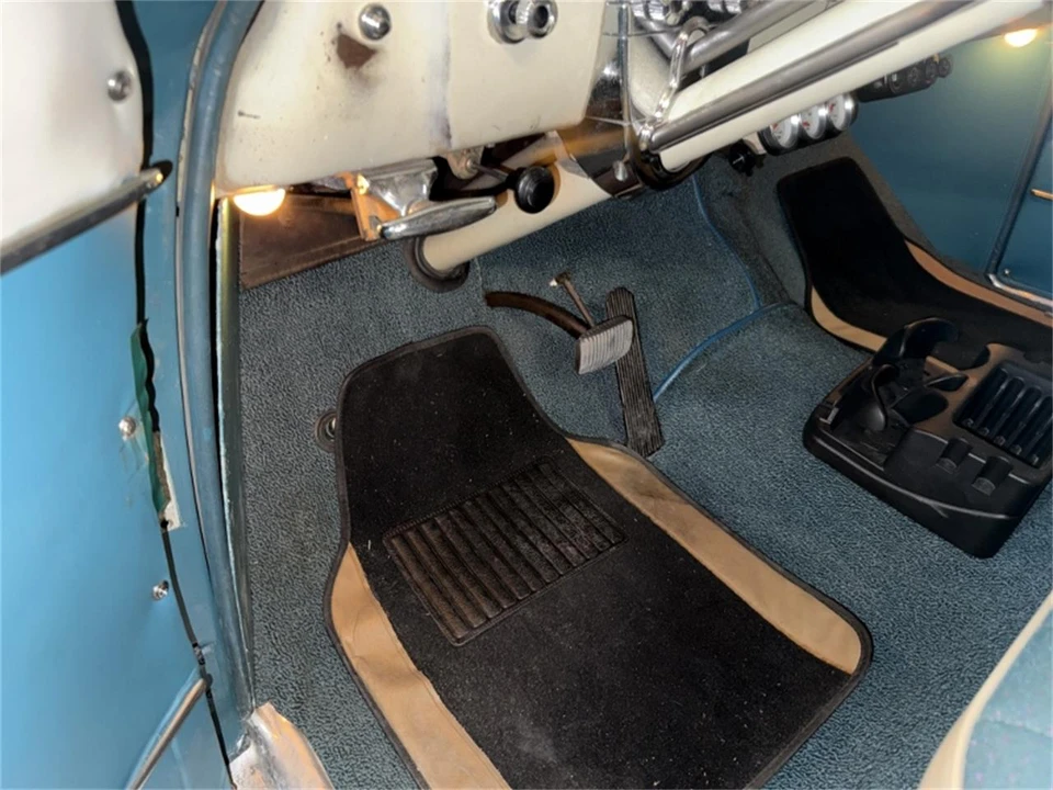 1951 Pontiac Catalina 1st Gen - Image 26 of 31