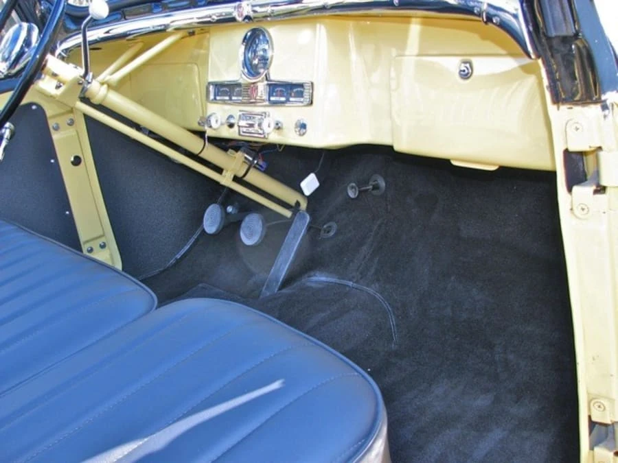 1951 Willys Jeepster - Image 4 of 11