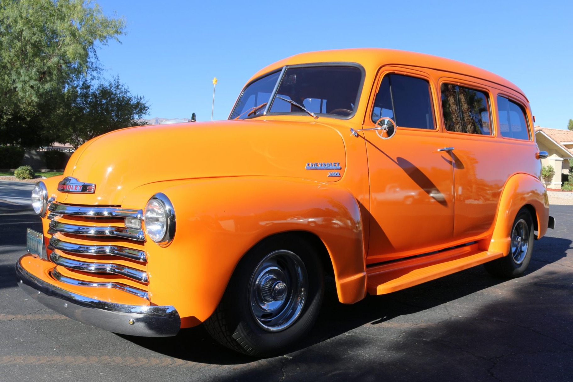 1951 Chevrolet Suburban Street Rod