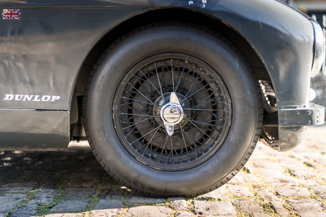 1952 Aston Martin DB1 & DB2 & DB2/4 & DB Mark III - Image 30 of 31
