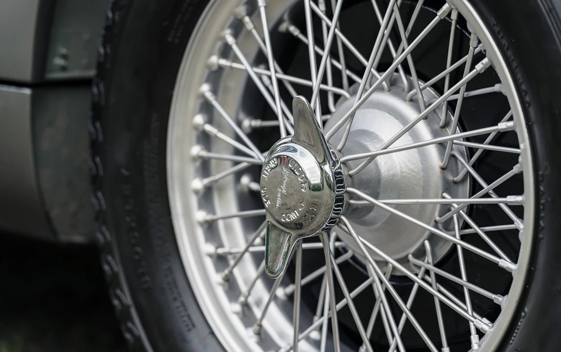 1952 Aston Martin DB1 & DB2 & DB2/4 & DB Mark III - Image 17 of 18