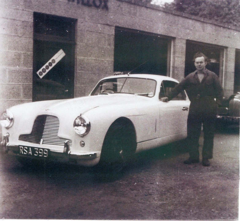 1952 Aston Martin DB1 & DB2 & DB2/4 & DB Mark III - Image 6 of 10