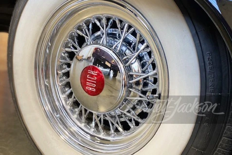1952 Buick Roadmaster - Image 11 of 13