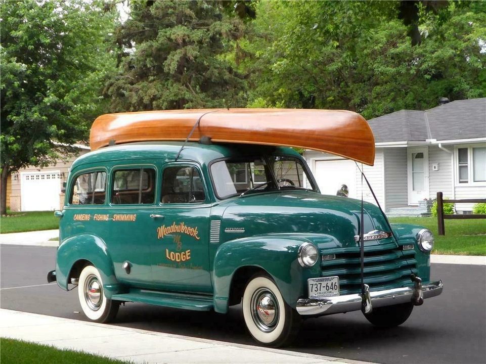 1952 Chevrolet Suburban 3rd Gen - Image 2 of 5