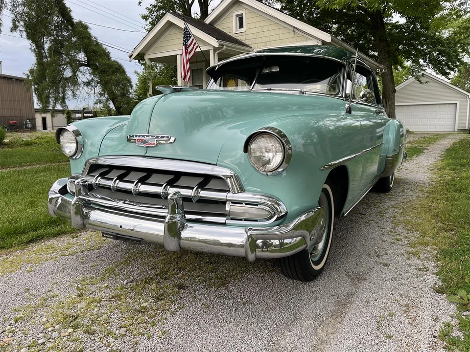 1952 Chevrolet Special & Deluxe & Fleetline - Image 13 of 31