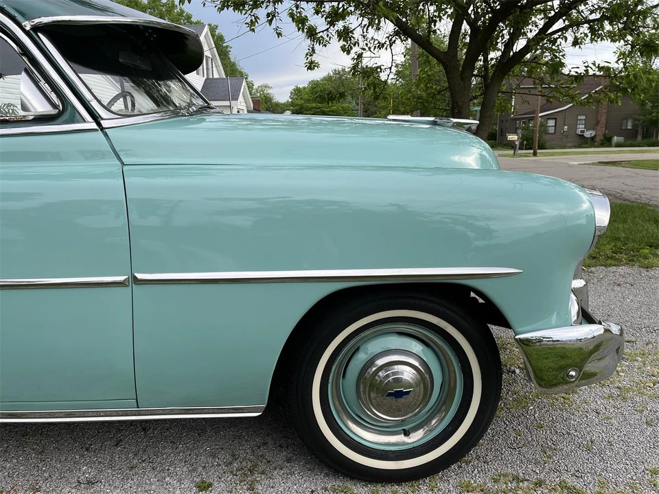 1952 Chevrolet Special & Deluxe & Fleetline - Image 16 of 31