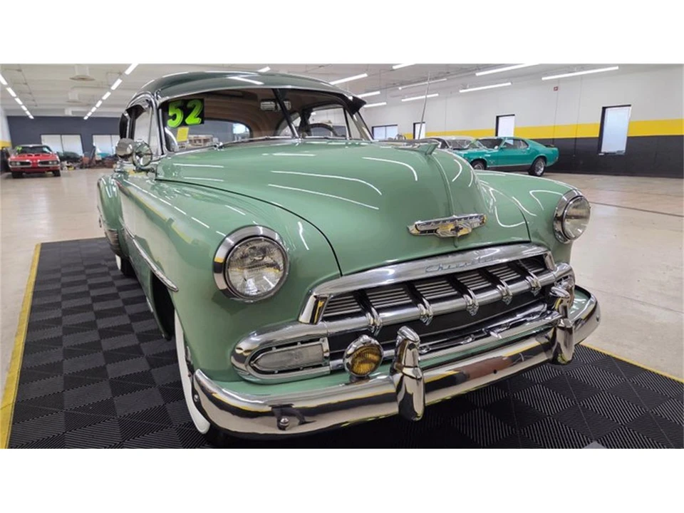1952 Chevrolet Special & Deluxe & Fleetline - Image 10 of 31