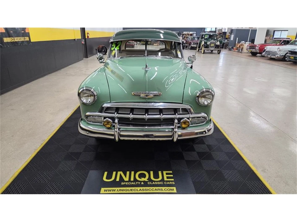 1952 Chevrolet Special & Deluxe & Fleetline - Image 2 of 31