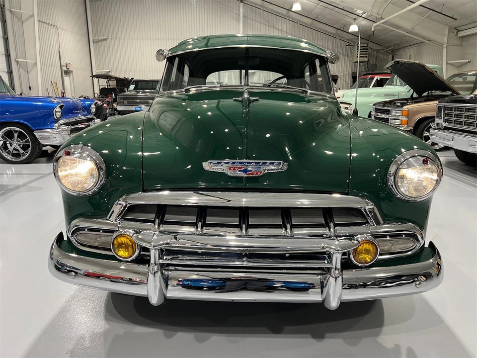 1952 Chevrolet Special & Deluxe & Fleetline - Image 13 of 31